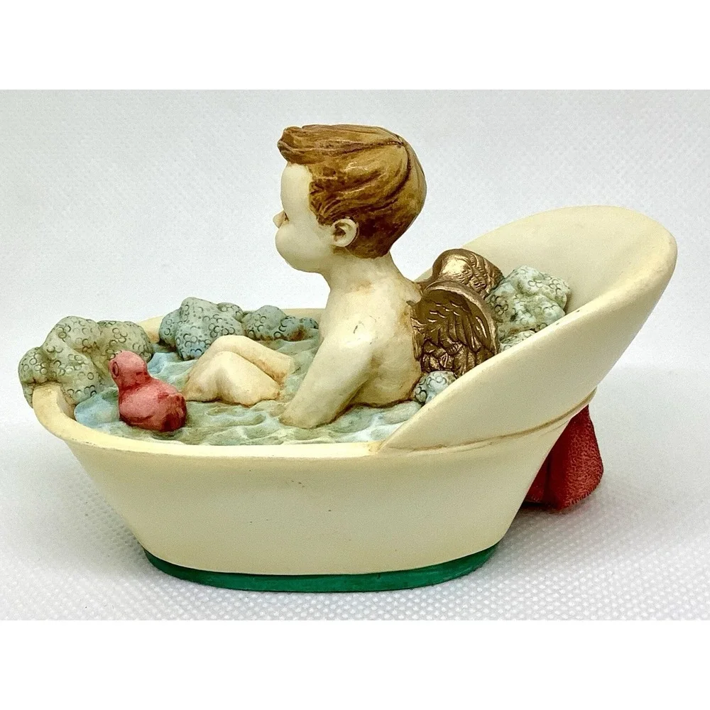 Harmony Kingdom Angelique Noel Angel Bathtub Starfish So‎ Cute!
